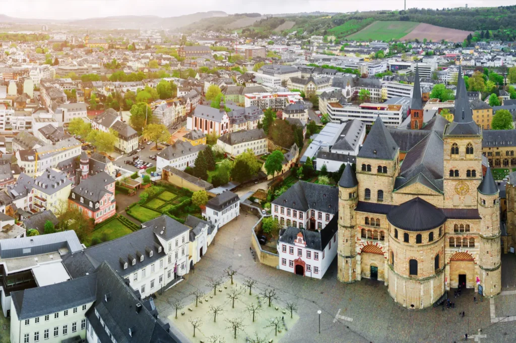 Luftbild der Trierer Innenstadt mit Dom